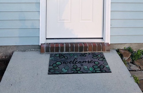 McCutcheon Field House | ✨FAMILY HOME W/ A PING PONG TABLE✨