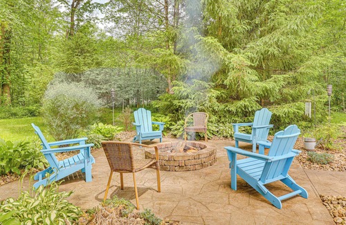 Wayland House | Family Home w/Hot Tub: 1/2 Mi to Lake Milton