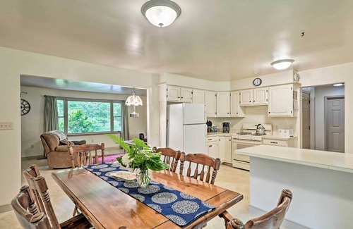 New Holland House | Family Home w/WiFi, 14 Mi to Dutch Wonderland!