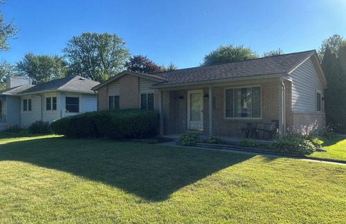 Anchorville House | Family Home with plenty of parking and long stay friendly. Fenced in Yard.