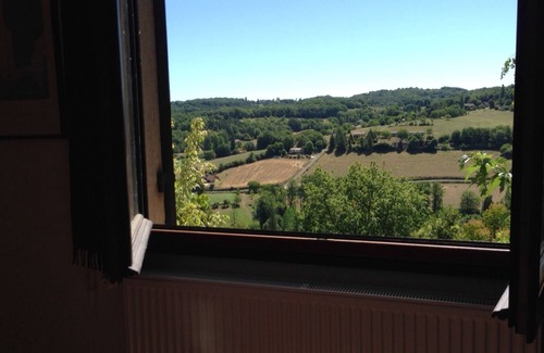 Pays-de-Belves House | family home with stunning views of the valley