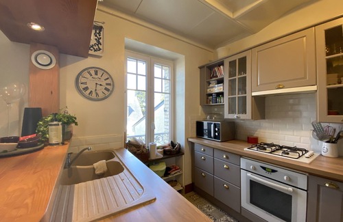 Carantec House | Family home with garden close to beaches