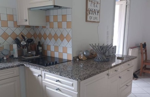 Leon Villa | Family home with large garden and swimming pool. Close to the lake and village.