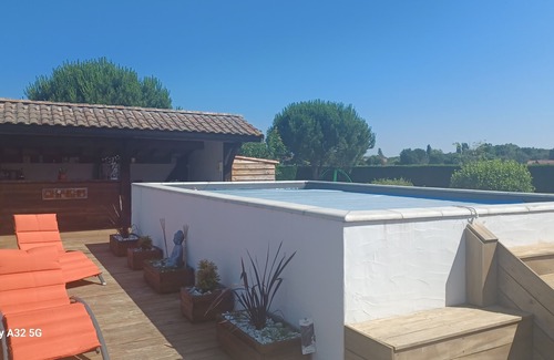 Leon Villa | Family home with large garden and swimming pool. Close to the lake and village.