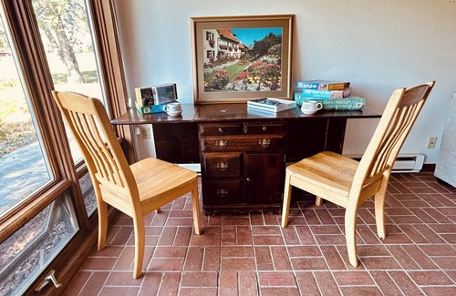Cody House | Family Home with Mountain Views