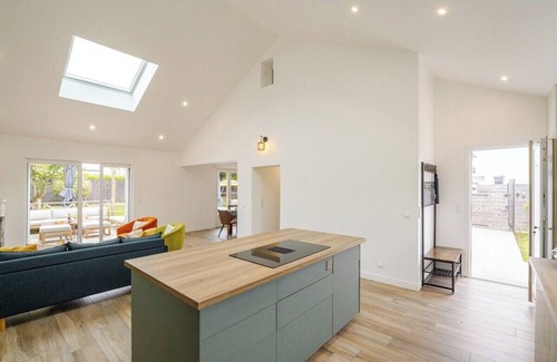 Beaussais-sur-Mer House | Family home with pool