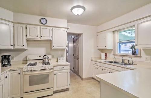 New Holland House | Family Home with WiFi, 14 Mi to Dutch Wonderland!