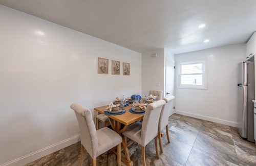 Linden House | Family Hot Tub Retreat - 10 Guests - Foosball - Smart TV