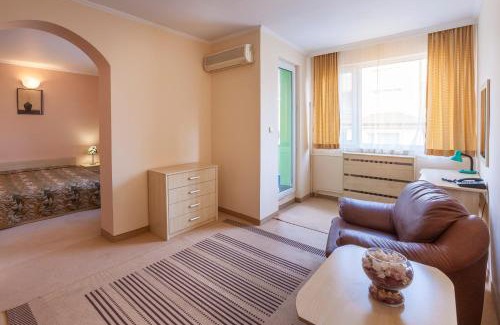 Burgas Hotel | Family Hotel Central