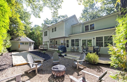Michiana House | Family House, 1000 ft To Beach, Pool Table, Bocce