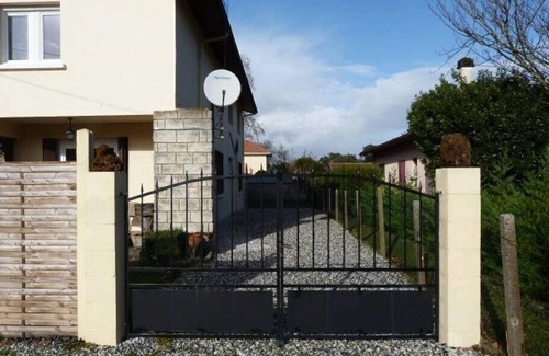 Bias Apartment | Family house for 6 people in Bias, 9 km from Lespecier beach