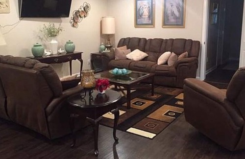 Savannah House | Family House Near Beach, River fishing, and Historic Savannah