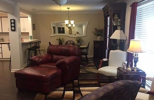 Savannah House | Family House Near Beach, River fishing, and Historic Savannah