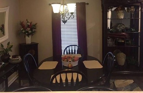 Savannah House | Family House Near Beach, River fishing, and Historic Savannah