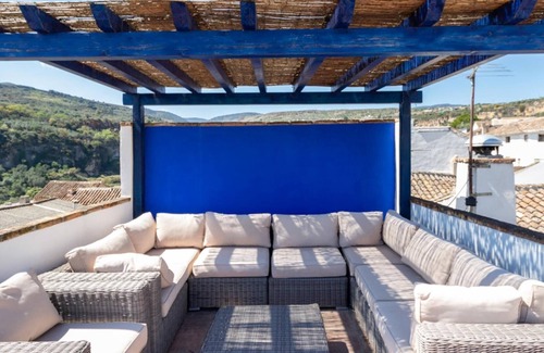 Albunuelas Cottage | Family house with 5 bedrooms, pool and terrace with views.