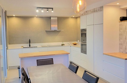 Llanca Villa | Family house with private pool, pets allowed, near the beach in Llançà