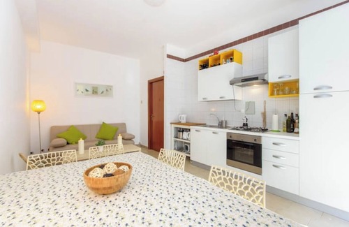 Castellammare del Golfo Apartment | Family friendly spacious 3bed apartment in Castellammare del Golfo with WiFi AC