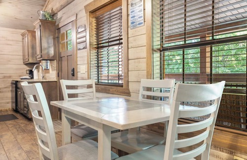 Indian Point Villa | Family Lakefront Cabin Only Minutes from SDC! - Indian Point (C14)
