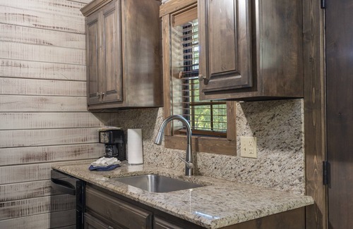 Indian Point Villa | Family Lakefront Cabin Only Minutes from SDC! - Indian Point (C14)