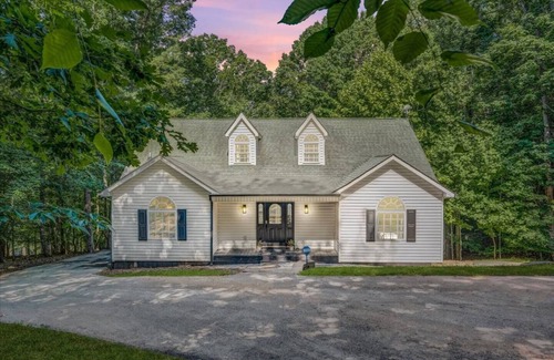 Westlake Corner House | Family Lakefront Oasis - Dock, Cabana, Game Room