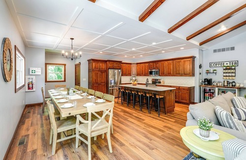 Sandyville Cabin | Family Lakeside Cottage | New SAUNA | 4-6 BR | up to 20