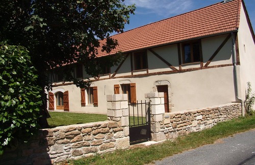 Meyronne House | FAMILY LODGING LARGE COMFORT 10 PERSONS PRIVATE SWIMMING POOL