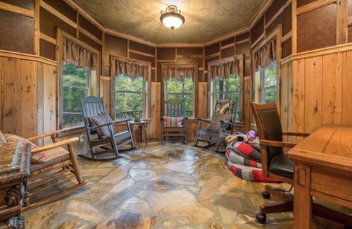 Rosman House | Family Mountain Getaway nestled in the Pisgah Forest