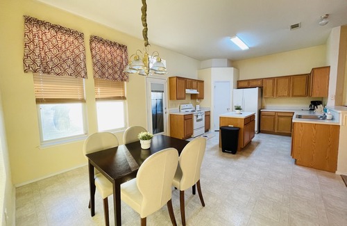 Grand Prairie House | Family Oasis 4BR/15 mins to Downtown/Peaceful