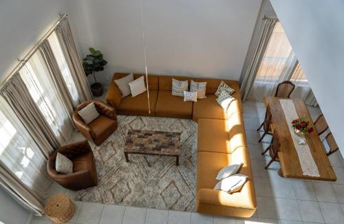 Manchaca House | Family Oasis - King Suize Suites - Near F1 and Wifi