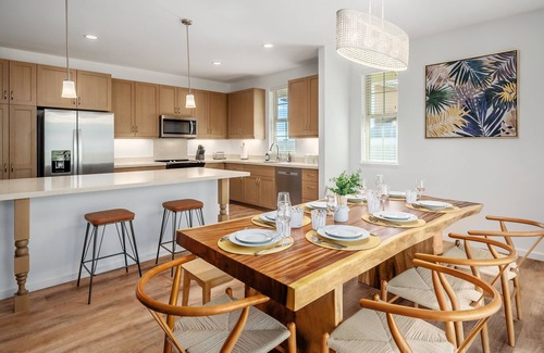 Makaha Valley House | Family Oceanview Oasis, Hot Tub, 5min to beach