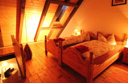 Burg Apartment | Family offer, double room with gallery, shower/toilet, FR - the cyclist barn