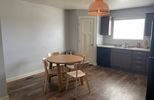 Vineyard House | Family oriented unit, Minutes from UVU, BYU & Silicon Slopes.
