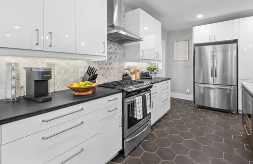 Lindley Park House | Family Peaceful Getaway w/HotTub, FirePit, Pool! 12min to Sedgefield CC!