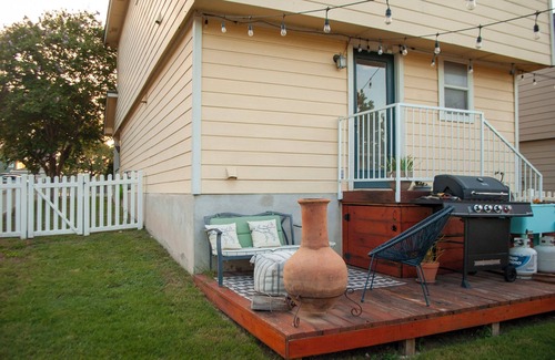 Kyle House | Family/Pet Friendly 3-bedroom Vintage Inspired house in Kyle