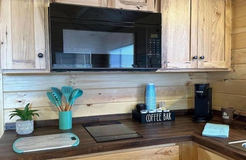 Holly Ridge Cabin | Family + Pet-Friendly Cabin w/Loft | Surf City