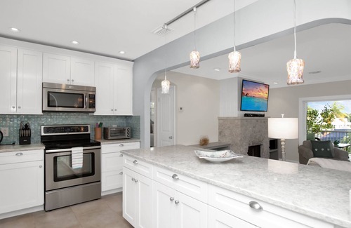 Venetian Shores House | Family/Pet Friendly Venetian Shores Home