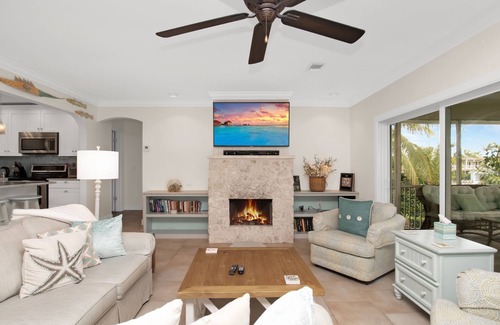 Venetian Shores House | Family/Pet Friendly Venetian Shores Home