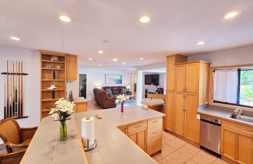 Palma Sola House | Family Pool Home Near Anna Maria Island & IMG