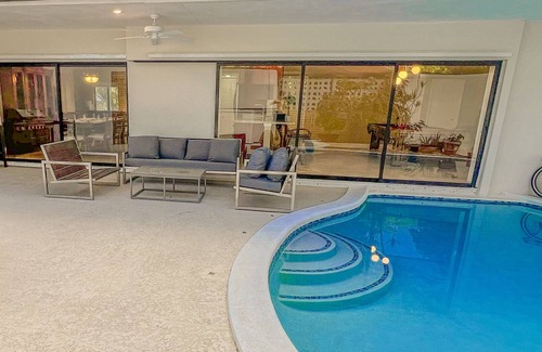 Cutler Bay House | Family Pool House /Heated Salt Pool /Pool Table /7 Beds