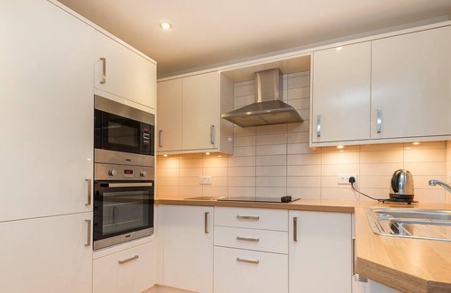 Christchurch Cottage | Family Private Bathroom The Swan room at Riverside Park Self Catering Holidays