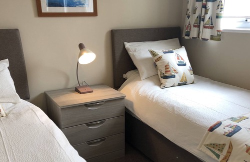 Christchurch Cottage | Family Private Bathroom The Swan room at Riverside Park Self Catering Holidays