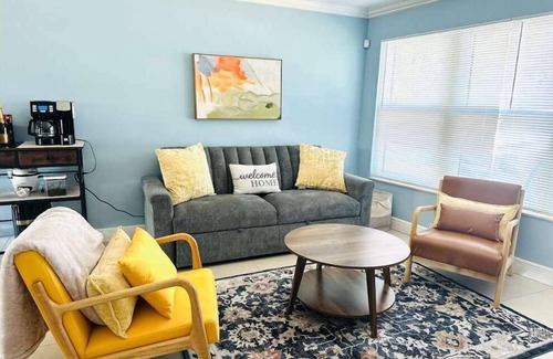 Pompano Beach House | Family-Ready 3 BDR Retreat Close to Beach Fun.