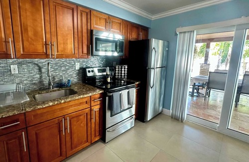 Pompano Beach House | Family-Ready 3 BDR Retreat Close to Beach Fun.