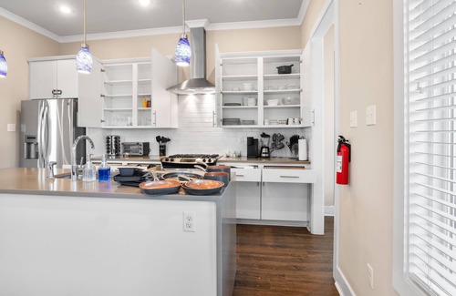 South Baton Rouge House | Family Ready Kitchen 3 BR/2.5 Baths
