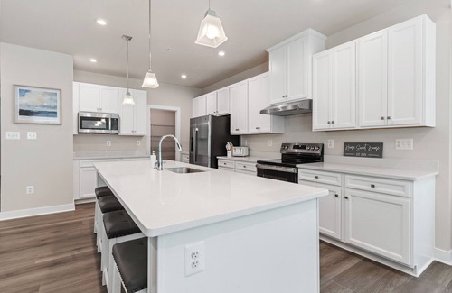 Bayside House | Family Retreat at Bayside | New 6BR Home Minutes to OCMD and Assateague