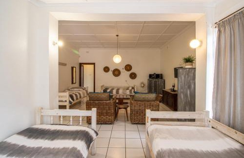 Manaba Beach House | Family Retreat Holiday Home