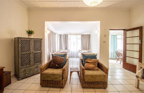 Manaba Beach House | Family Retreat Holiday Home