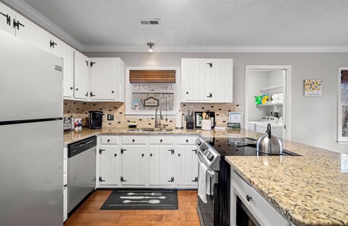 Lake Lure House | Family retreat! Hot tub, Resort amenities.