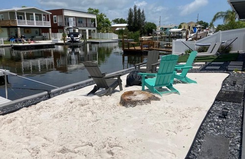 Hudson Beach Estates House | Family Retreat On the Canal!