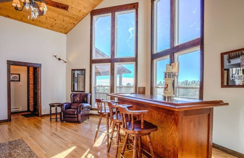 Colorado Springs House | Family Retreat at Cheyenne Mountain